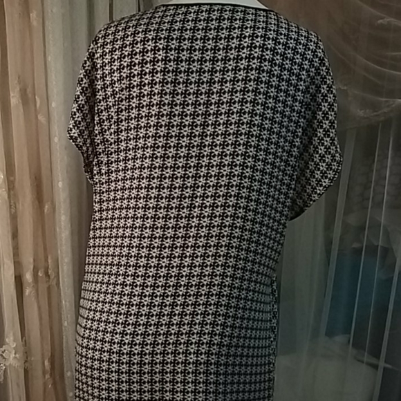 Tunic - Picture 2 of 3